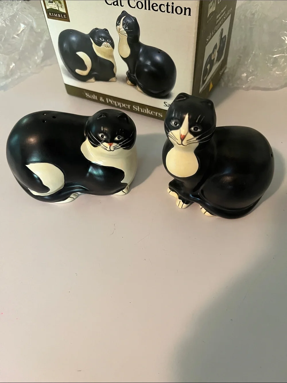 Sakura Black & White Cat Salt and Pepper Shaker Set